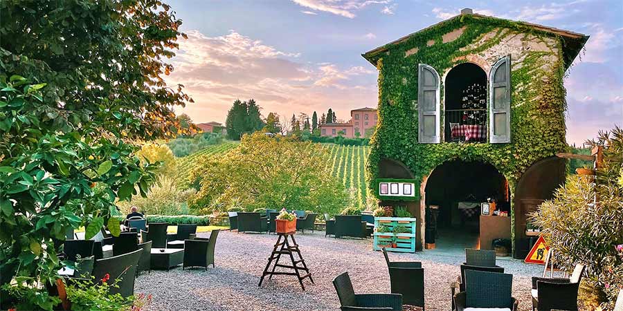 Dining at the sumptuous Il Borgo Machiavelli